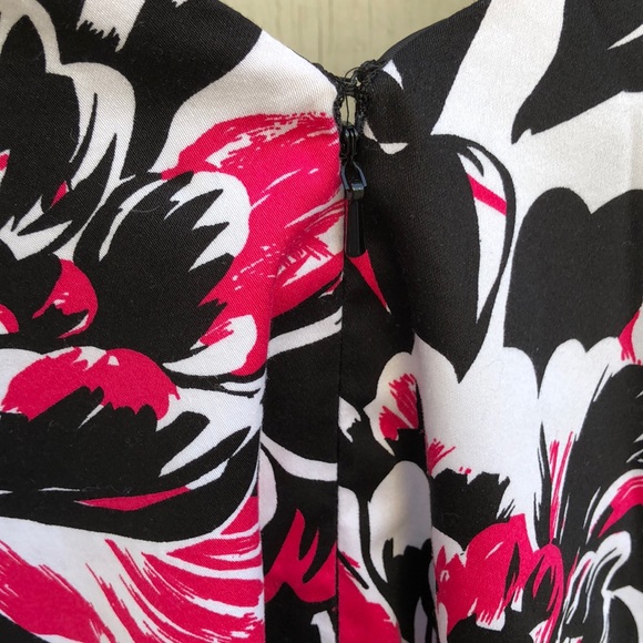 Dress - Picture 4 of 4